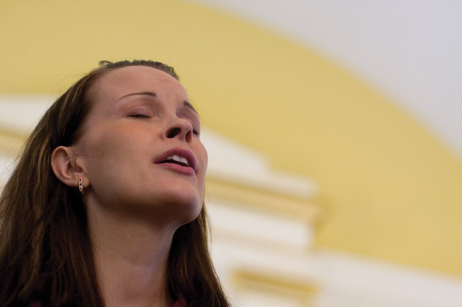 Harjoitukset kirkossa
Avainsanat: Maria Sutinen solisti Toivon ja lohdun konsertti Harjoitukset kirkossa
Avainsanat: Maria Sutinen solisti Toivon ja lohdun konsertti