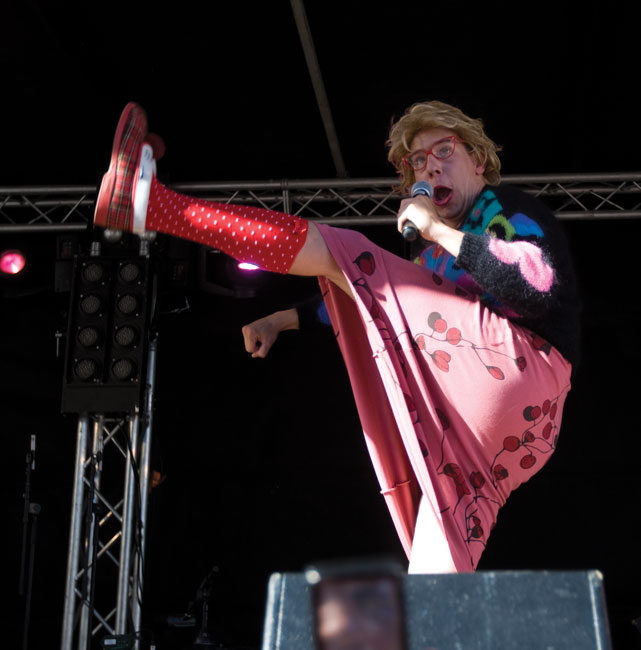 Aino nousee
Pallivahasta
Avainsanat: Marja Tyrni Löytty open air Elimäki Kouvola Aku Hirviniemi Ainot