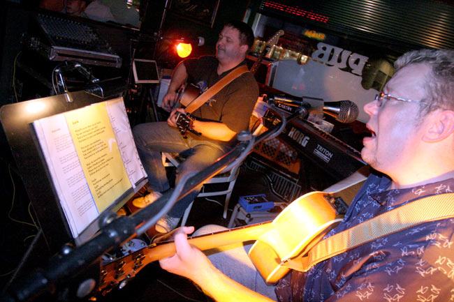Layla
Mash unplugged vetää Laylaa.
Avainsanat: Mash unplugged Layla Stenkka Mara sanat akustinen pub