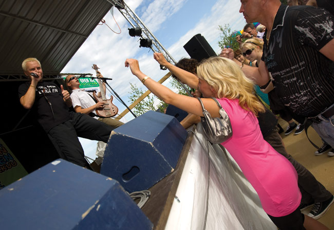 Haluttu
Matti Nykänen, Löytty open air, Kouvola 2009.
Avainsanat: Matti Nykänen Löytty open air Kouvola Elimäki mäkimies häkkilintu yleisö nainen