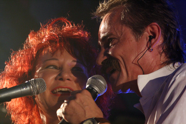 Kaksikko
Freeman ja Virve vauhti päällä.
Avainsanat: Virve Rosti Freeman Menneisyyn Vangit kaksikko punapää