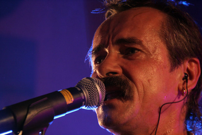 Freeman
Leo Friman eli Freeman pomppasi aikoinaan julkisuuteen hitillään Ajetaan me tandemilla.
Avainsanat: Freeman Menneisyyden Vangit Leo Friman Ajetaan me tandemilla korvamonitori