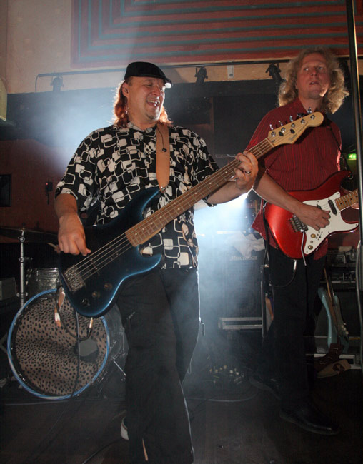 Hanski ja Rami
Menneisyyden vankien mukaan Hanski Rantalan hyvä puoli on, että hän on aina hyvällä tuulella. Huono puoli on, että hän on aina hyvällä tuulella.
Avainsanat: Hanski Rantala Rami Hillilä Menneisyyden vangit