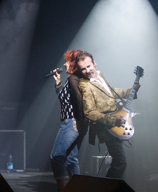 Selkä toisen selkää vasten
Freeman ja Virve Rosti
Avainsanat: Menneisyyden Vangit menkkarit Meripäivät Kotkan Freeman Virve Rosti