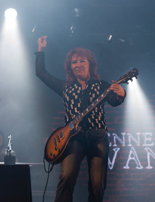 Kitaristi
Virve Rosti
Avainsanat: Menneisyyden Vangit menkkarit Meripäivät Kotkan Virve Rosti