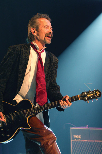 Freeman 2007
Iloinen kitaristi
Avainsanat: Menneisyyden Vangit Meripäivät Kotka Freeman vanhat hitit  iloinen kitaristi