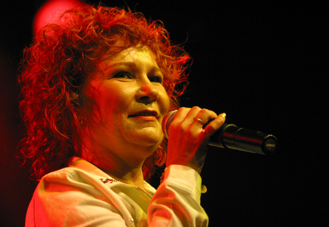 Virve Rosti
Lähikuva ei tee oikeutta viehättävälle ja karismaattiselle Virve Rostille.
Avainsanat: Virve Rosti Vicky Menneisyyden vangit menkkarit Charlie Brown laulaja punapää pörröpää