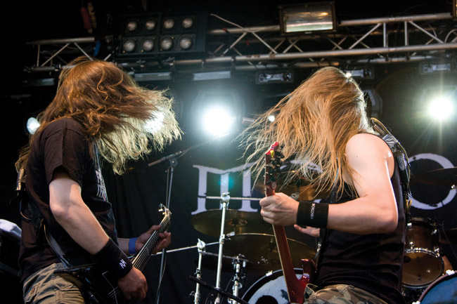 Vastakkain
Mokoma, Sauna Open Air, Tampere 2008.
Avainsanat: Mokoma Sauna Open air metal festival Tampere Sakara Records Kuisma Aalto Tuomo Saikkonen kitaristit vastakkain pitkätukka