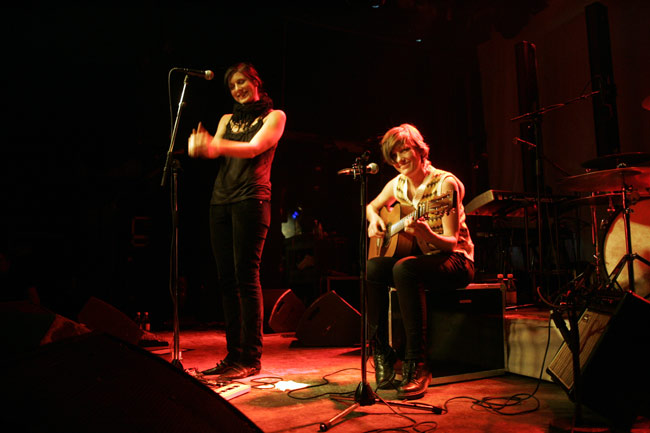 Montys loco
Tavastia, Helsinki 2006.
Avainsanat: Montys loco Marie Eklund Ruotsi akustinen kitara Anja Bigrell duo iloinen Ruotsi