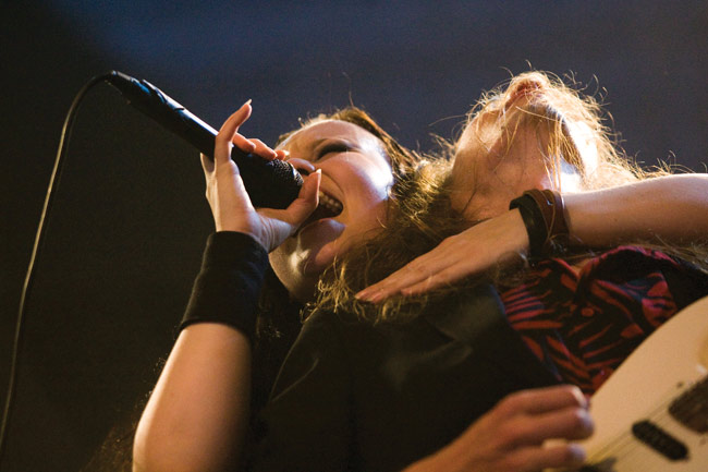 "I make you feel my thunder..."
Heidi ja Otto
Avainsanat: MoonMadness Kouvola Taiteiden yö Manski Heidi Bergbacka kaunis seksikäs Otto Hallamaa lähekkäin puristaa