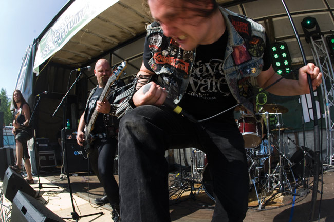 Hevi-ärinää
Avainsanat: Moottörin Jyrinä Löytty open air hevi Aleksi Parviainen 