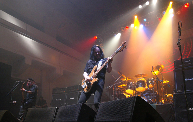 On stage
Motörhead, Kaapelitehdas, Helsinki 2005.
Avainsanat: Motörhead lava lavalla Lemmy Phil Mikkey Dee ärinää