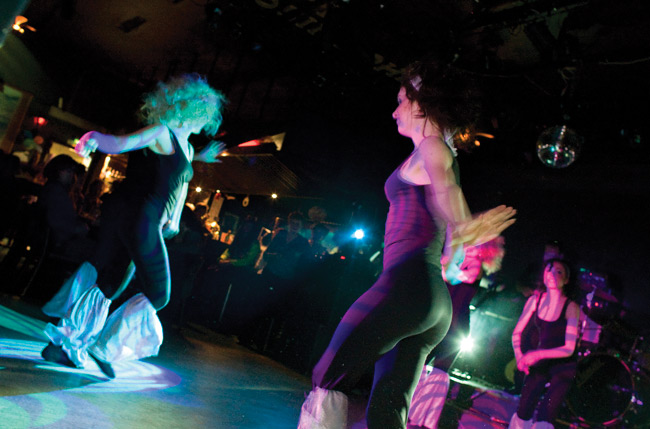 Meno päällä
Avainsanat: Tanssistudio Move tanssiryhmä Kairo tanssijatar puntit nainen kaunis seksikäs trikoot takapuoli peppu kireä