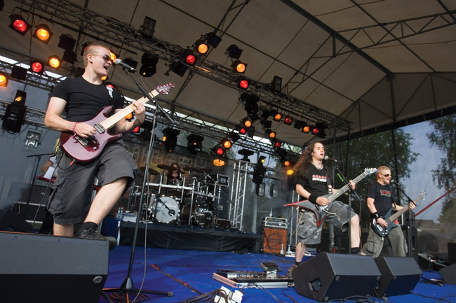 Naildown
Jurassick Rock, Visulahti, Mikkeli 2007.
Avainsanat: Naildown Jurassic Rock Mikkeli Daniel Freyberg eyes wide open Asko Sartanen Janne Jukarainen Matti Hämäläinen Jarmo Puikkonen Naildown
Jurassick Rock, Visulahti, Mikkeli 2007.
Avainsanat: Naildown Jurassic Rock Mikkeli Daniel Freyberg eyes wide open Asko Sartanen Janne Jukarainen Matti Hämäläinen Jarmo Puikkonen