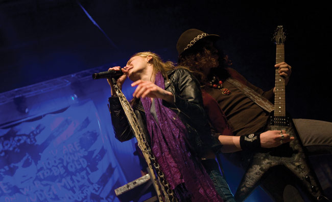 Nojaus
Jonne & Larry
Avainsanat: Negative Kouvola jäähalli Jonne Aaron Larry Love Lauri Markkula Nojaus
Jonne & Larry
Avainsanat: Negative Kouvola jäähalli Jonne Aaron Larry Love Lauri Markkula