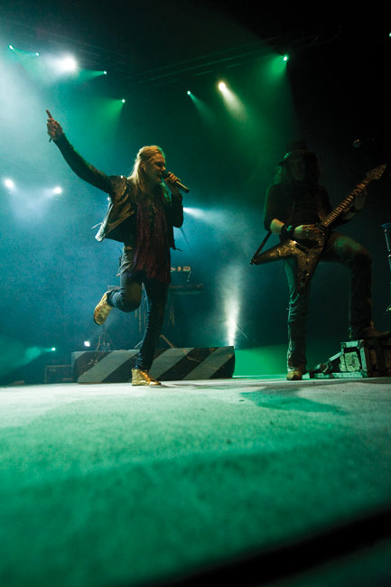 In my heaven
Jonne Aaron ja Larry Love, Kouvola 2008.
Avainsanat: Negative Kouvola jäähalli Jonne Aaron Larry Love Lauri Markkula