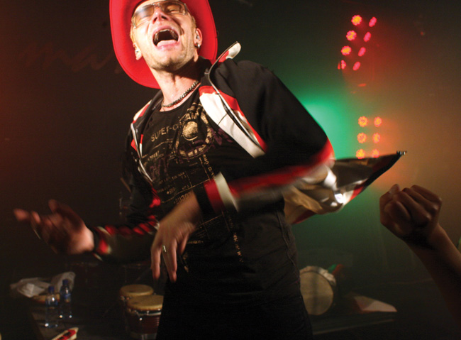 Ilkka Alanko vauhdissa
"...missä vaan"
Avainsanat: Neljä Ruusua Kouvola Marilyn Vaakuna Ilkka Alanko vauhdikas stetson