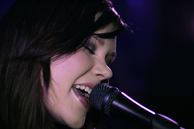 Noora laulaa taustoja
Avainsanat: Tiktak Noora nainen kaunis seksikäs suloinen kasvot taustalaulu