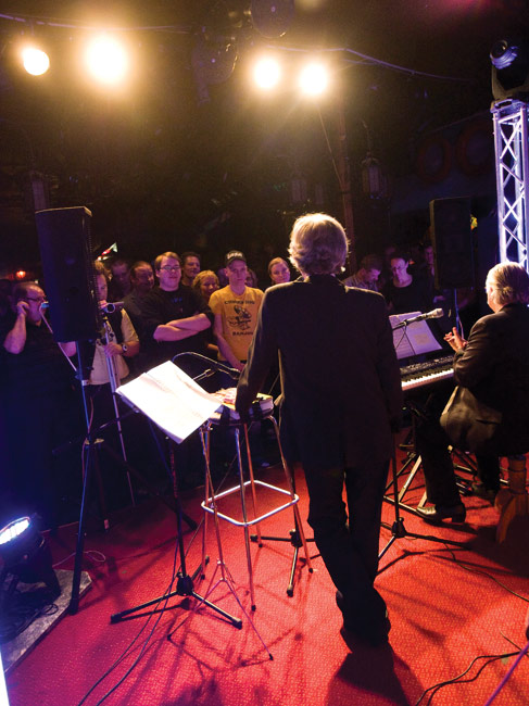 Numminen ja bujashakan väki
Kairo, Kotka 2010
Avainsanat: M.A. M A Mauri Antero Numminen Bujashaka Kotka Kairo Pedro Hietanen piano Numminen ja bujashakan väki
Kairo, Kotka 2010
Avainsanat: M.A. M A Mauri Antero Numminen Bujashaka Kotka Kairo Pedro Hietanen piano