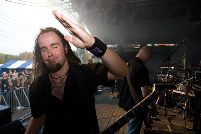 Live-moikkaus
Van Hala
Avainsanat: Omnium Gatherum Dark River festival Kotka Kymi Honkala Markus Vanhala tervehtiä