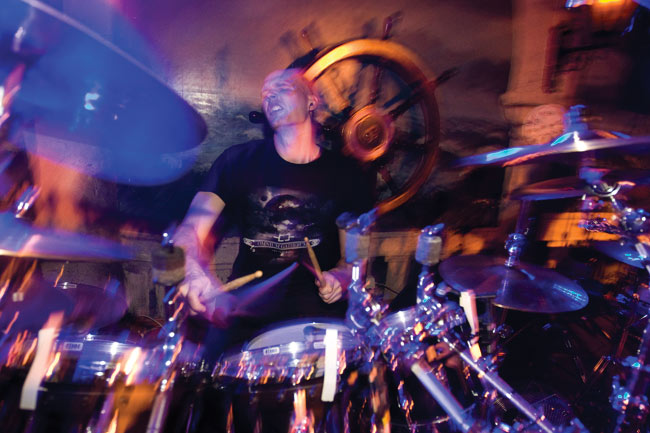 Drummer
Jarmo Pikka
Avainsanat: Omnium Gatherum OG Ompparit Kairo Kotka Kesto-klubi Jarmo Pikka rumpali drummer Drummer
Jarmo Pikka
Avainsanat: Omnium Gatherum OG Ompparit Kairo Kotka Kesto-klubi Jarmo Pikka rumpali drummer