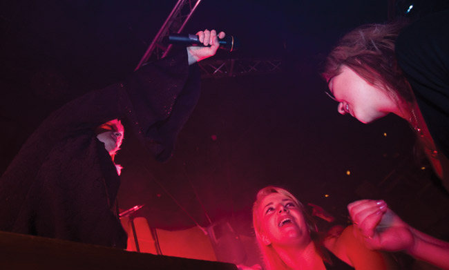 Laulakaa!
Ja tytöt laulaa.
Avainsanat: Osmo's Cosmos Osmos Amarillo Lideo show Kotka Jaska tytöt laulattaa