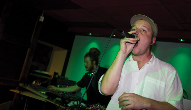Solisti ja DJ
Avainsanat: Paarma Seppo Salmi Yellari Kotka reggae 