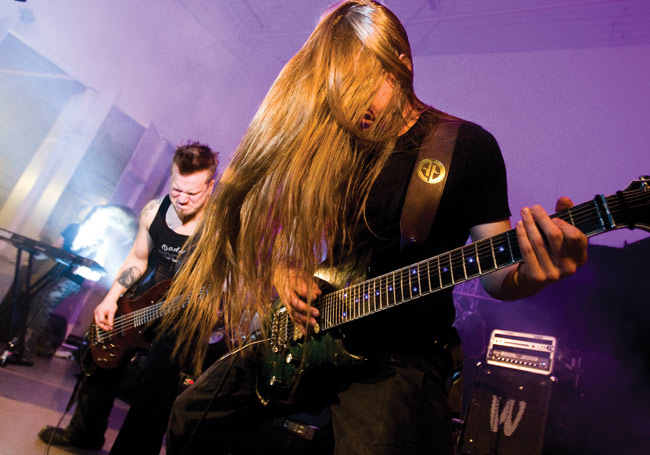 Tukka pöllyämään
Pain Confessor, Dark Winter festivaali, Kotka 2011
Avainsanat: Dark Winter festival Kotka karhula sammmontalo Pain Confessor Tukka pöllyämään
Pain Confessor, Dark Winter festivaali, Kotka 2011
Avainsanat: Dark Winter festival Kotka karhula sammmontalo Pain Confessor