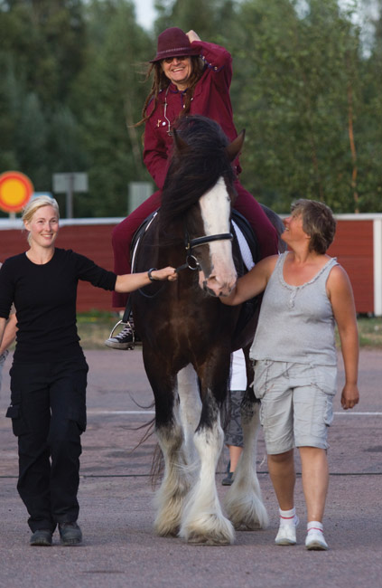 Cowboy
Avainsanat: Pelle Miljoona Areena Tattoo Hamina hevonen ratsastaja ratsastaa Cowboy
Avainsanat: Pelle Miljoona Areena Tattoo Hamina hevonen ratsastaja ratsastaa