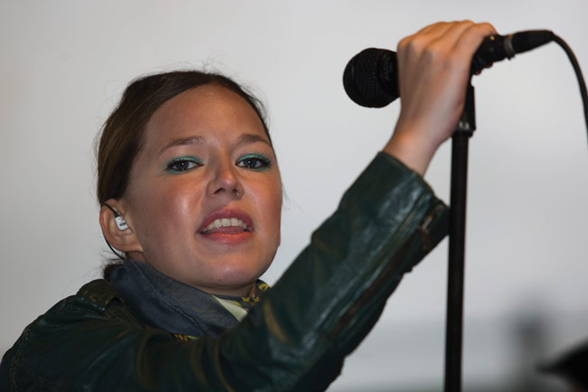 "Kuka mä oon?"
Sä oot Petra.
Avainsanat: Petra Mauria ex-Tiktak Hamina Bastion Ekami start rock "Kuka mä oon?"
Sä oot Petra.
Avainsanat: Petra Mauria ex-Tiktak Hamina Bastion Ekami start rock