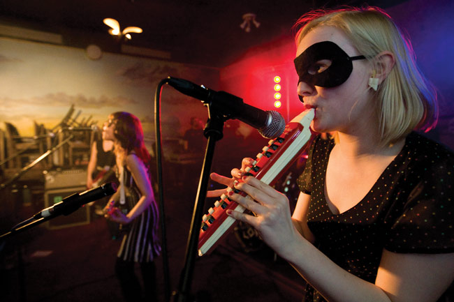 Cute Pint ja melodika
Pintandwefall
Avainsanat: Pintandwefall kesto-klubi kairo kotka Pint Cute Ringa Manner melodika