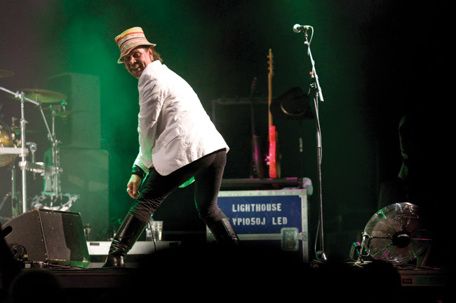 Pate näyttää peppua
Avainsanat: Popeda Kotkan Meripäivät Pate Mustajärvi näyttää peppua persettä takapuoli hauska iloinen