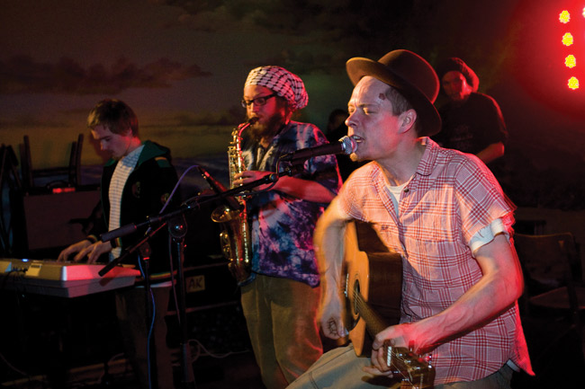 Puppa J 2009
Kotka
Avainsanat: Puppa J Kairo Kesto-klubi Kotka reggae Puppa J 2009
Kotka
Avainsanat: Puppa J Kairo Kesto-klubi Kotka reggae