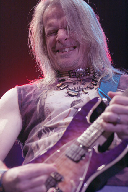 Soolo
Morse tulkitsee, Helsinki 2006.
Avainsanat: Deep Purple Steve Morse amerikkalainen ilme tuska tulkinta Guitar player paras kitaristi 1982-86