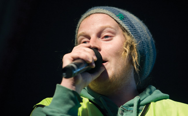 Raappana 2008
Janne Pöyhönen
Avainsanat: Raappana Janne Pöyhönen reggaeartisti turvaliivi Hamina Bastion Maassa maan tavalla pipo nimikirjaimet Raappana 2008
Janne Pöyhönen
Avainsanat: Raappana Janne Pöyhönen reggaeartisti turvaliivi Hamina Bastion Maassa maan tavalla pipo nimikirjaimet
