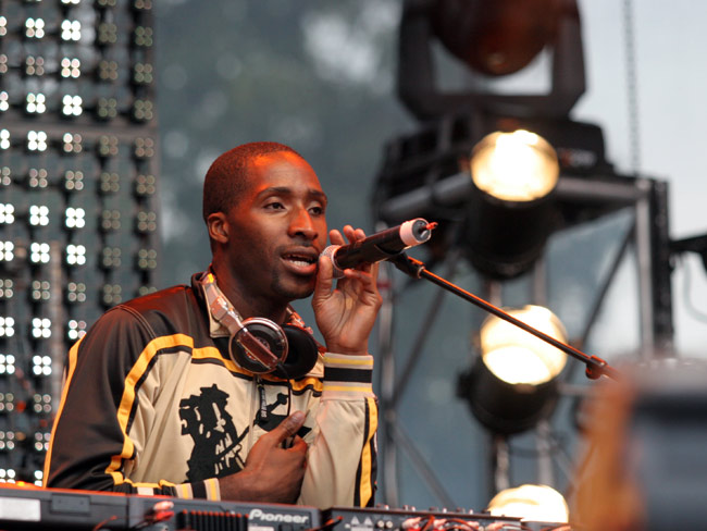 DJ
Avainsanat: Redrama DC rap musta mies neekeri kuulokkeet Pioneer live 05