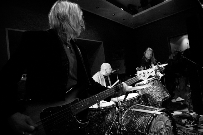 Remu & Hurriganes
Avainsanat: Remu Hurriganes Nipa Niilola Henry Olavi Aaltonen Mikko Löytty rock'n'roll roadrunner get on Remu & Hurriganes
Avainsanat: Remu Hurriganes Nipa Niilola Henry Olavi Aaltonen Mikko Löytty rock'n'roll roadrunner get on