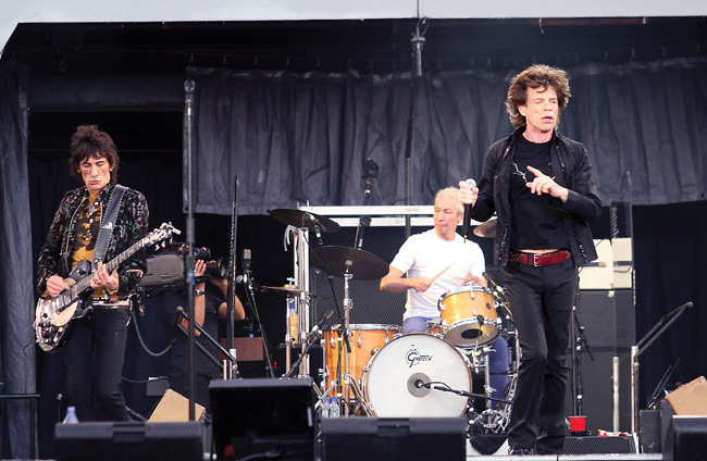 "Paint it black again..."
Avainsanat: Rolling Stones olympiastadion Helsinki rock-legenda bigger bang tour Mick Jagger Ron Wood Paint it black rock-historiaa Charlie Watts rummut rumpali satisfaction it's only rock'n'roll