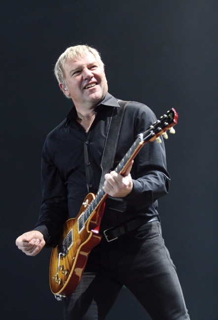 Iloisesti ja energisesti
Alex Lifeson (Alex Zivojinovic)
Avainsanat: Rush Helsinki Hartwall Areena Finland hard rock Alex Lifeson Alex Zivojinovic guitar kitaristi sähkökitara iloinen