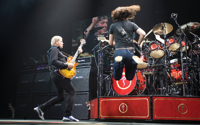 Hyppy
Jump
Avainsanat: Rush Helsinki Hartwall Areena Finland hard rock Geddy Lee Alex Lifeson Neil Peart hypätä trio koko bändi Kanada kanadalainen