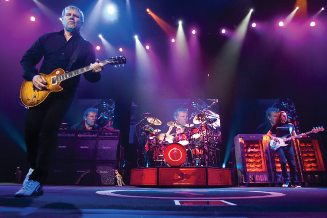 In Helsinki
Rush, Hartwall Areena, Helsinki, Finland 2007.
Ensimmäistä kertaa - For the first time....
Avainsanat: Rush Helsinki Hartwall Areena Finland hard rock Geddy Lee Alex Lifeson Neil Peart hypätä trio koko bändi Kanada kanadalainen