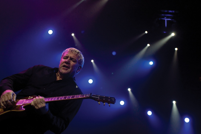 Solo
Alex Lifeson, Hartwall Areena, Helsinki, Finland 2007.
Avainsanat: Rush Helsinki Hartwall Areena Finland hard rock Alex Lifeson Alex Zivojinovic guitar kitaristi sähkökitara soolo