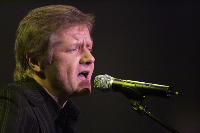 Pekka Ruuska 2006
Avainsanat: Pekka Ruuska levypomo kotimaisen tuotannon päällikkö gospel opettaja Rafaelin enkeli lähikuva mikrofoni Pekka Ruuska 2006
Avainsanat: Pekka Ruuska levypomo kotimaisen tuotannon päällikkö gospel opettaja Rafaelin enkeli lähikuva mikrofoni