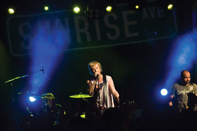Sunrise avenue
Avainsanat: Sunrise avenue Samu Haber Raul Ruutu Sami Osala kyltti bändi Out of my life Seukkarit Kotka
