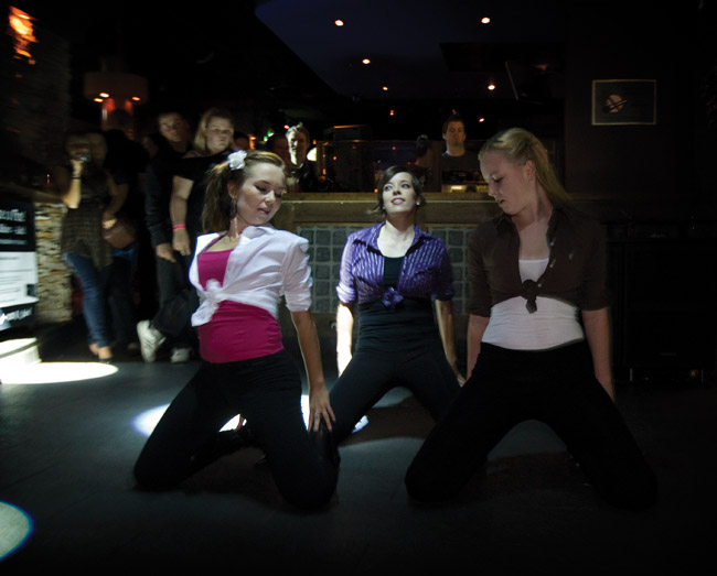 Vertailu
Avainsanat: Shake dolls tanssiryhmä showtanssi kaunis seksikäs bepop kotka