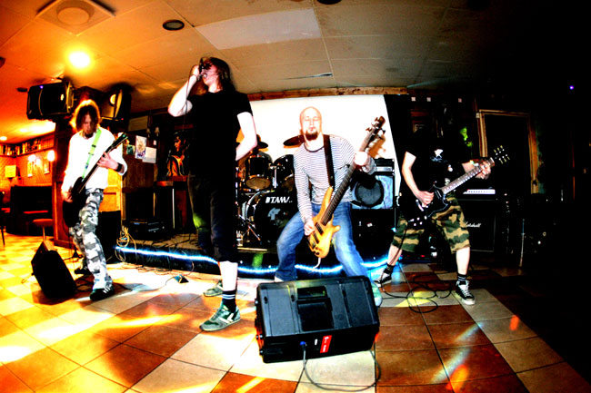Sole Convert
Jolly Rogers, Kotka 2006.
Avainsanat: Sole Convert Kokemäki Kotka Jolly Rogers Juho Joni Jaakko Juha Ville