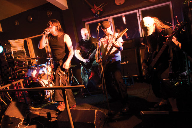 Soultray
Migu, -H-, Mikko ja Teemu
Devil's 2007
Avainsanat: Soultray devils koko bändi heavy Soultray
Migu, -H-, Mikko ja Teemu
Devil's 2007
Avainsanat: Soultray devils koko bändi heavy
