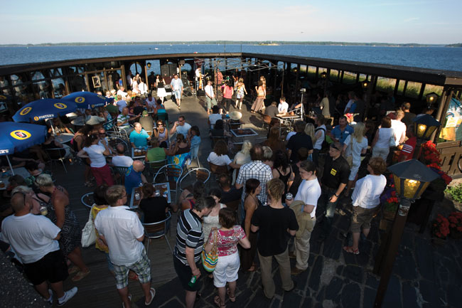 Rock & Food Varissaaressa
Kotka 2010
Avainsanat: Sten's Stoned reggae Stenkka Kari Stenman Varissaarii Vaakku Kotka Sami Virtanen Ipe Forss Jaana Lamppu Rock & food