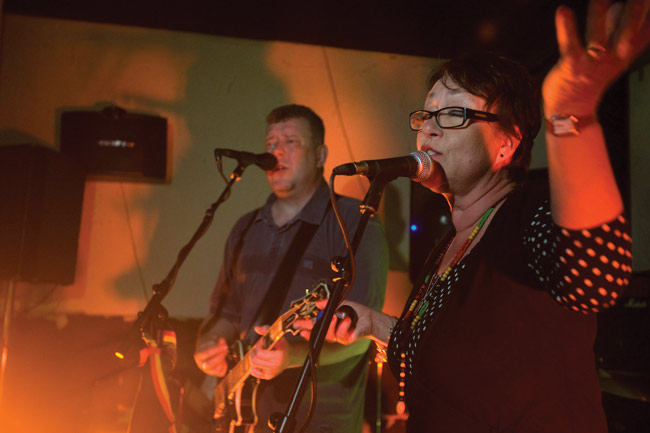 Lamppu laulaa
Avainsanat: Sten's Stoned stens Pyhtää Bakkanaali Kari Stenman Stenkka Jaana Lamppu