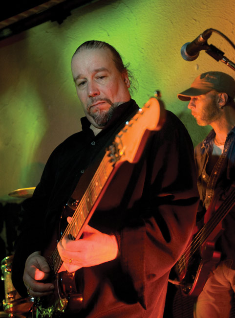 Kitarointia
Sami Virtanen
Avainsanat: Sten's Stoned stens Pyhtää Bakkanaali Sami Virtanen